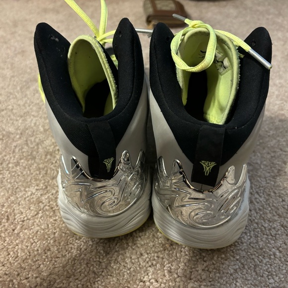 2014 Jordan Melo M10 'Metallic Silver Volt' - Picture 8 of 8